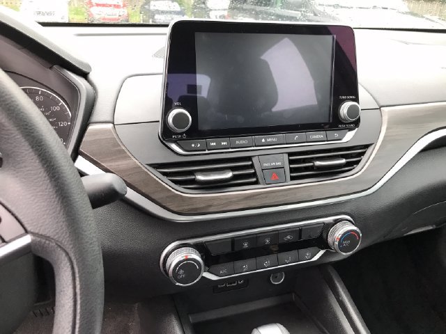 Used 2025 Nissan Altima 2.5 SV FWD image 29