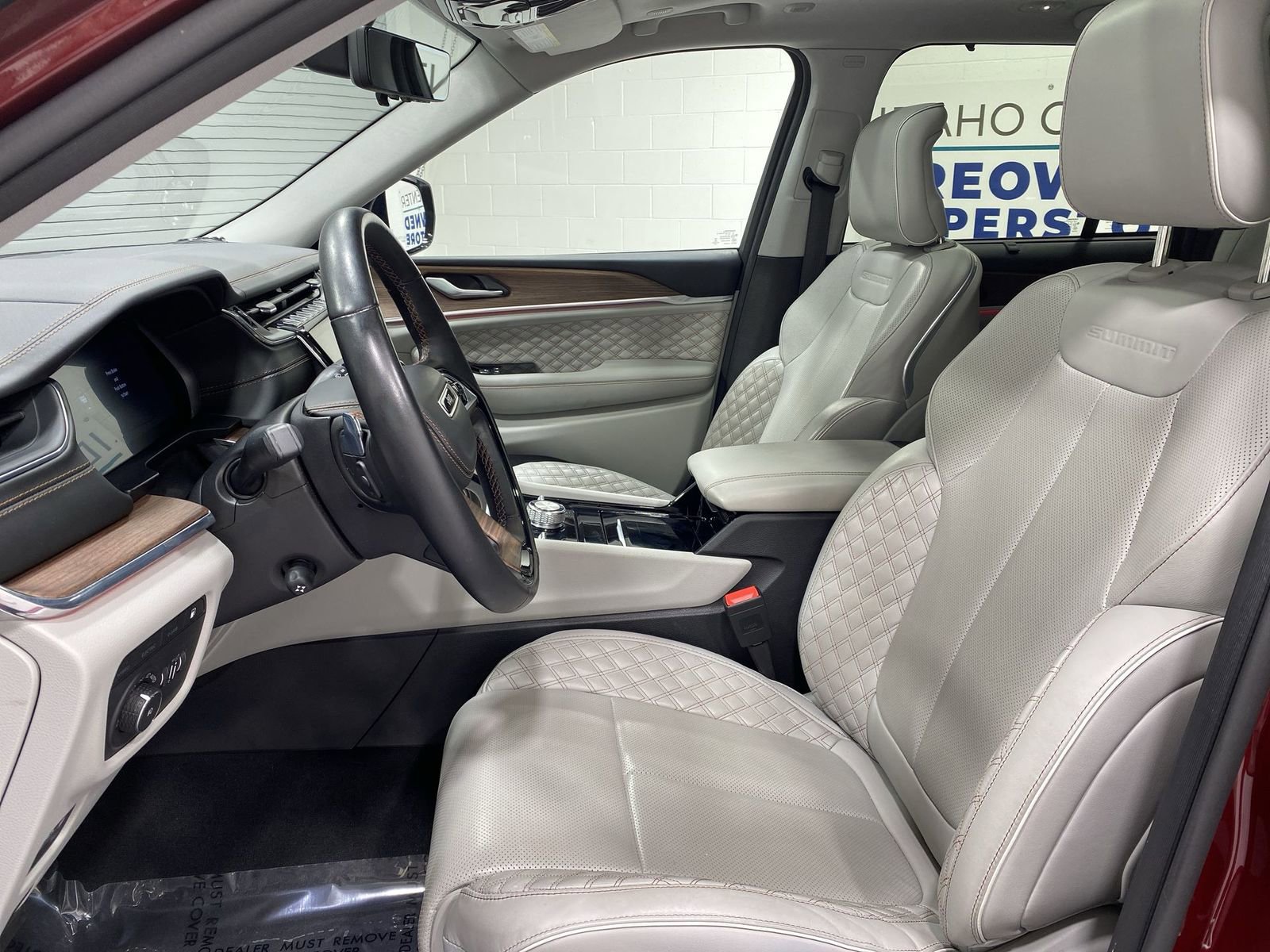 Used 2022 Jeep Grand Cherokee Summit w/ Advanced Protech Group IV AWD/4WD image 11