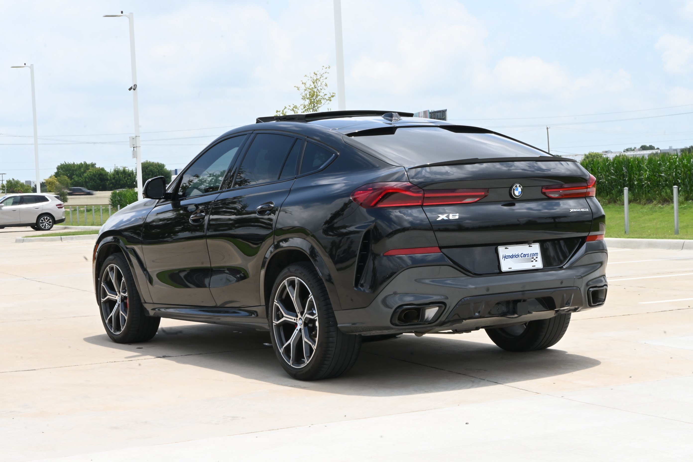 Certified 2025 BMW X6 xDrive40i w/ Executive Package AWD/4WD image 7