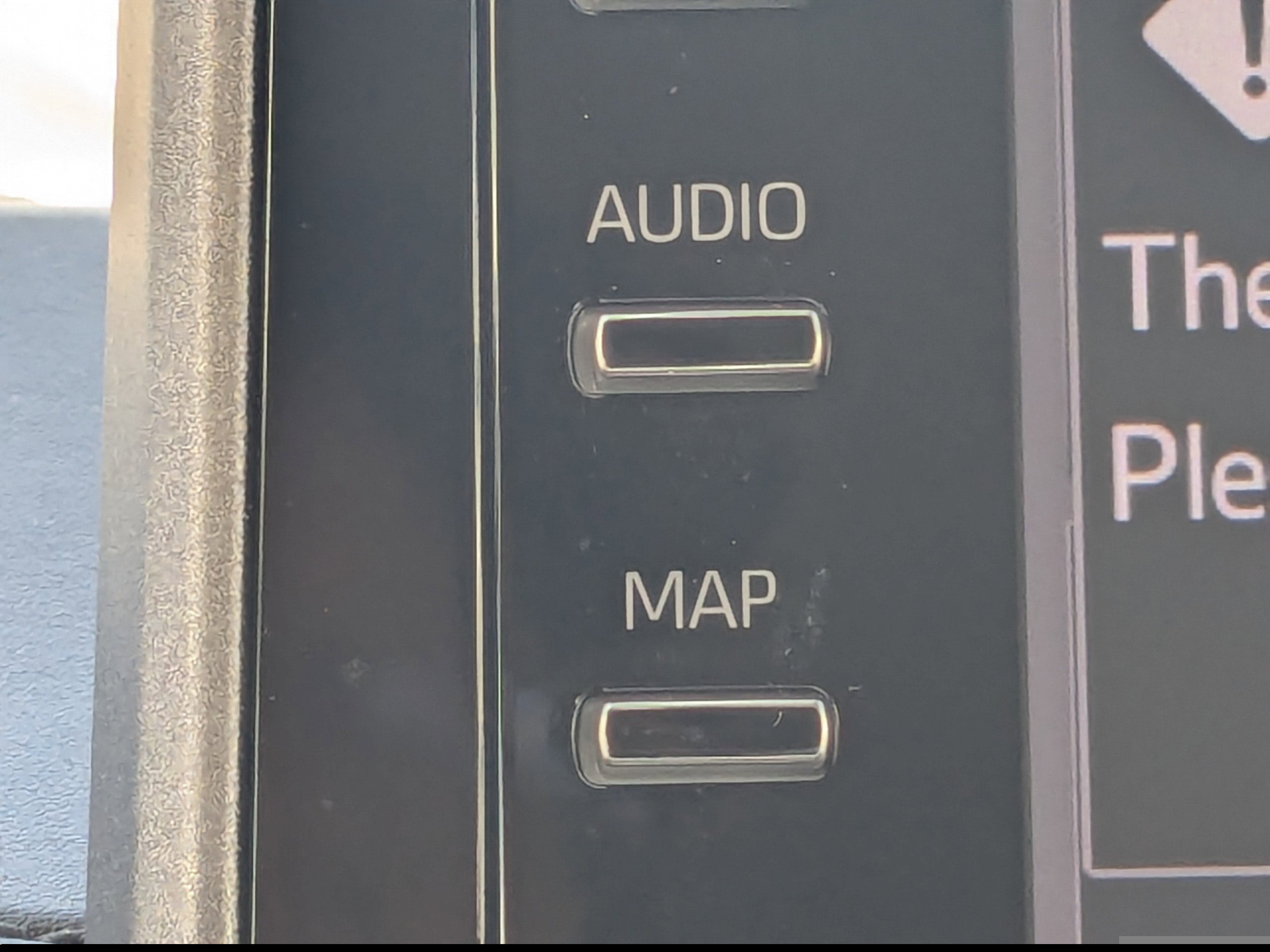 Used 2021 Toyota C-HR LE image 21