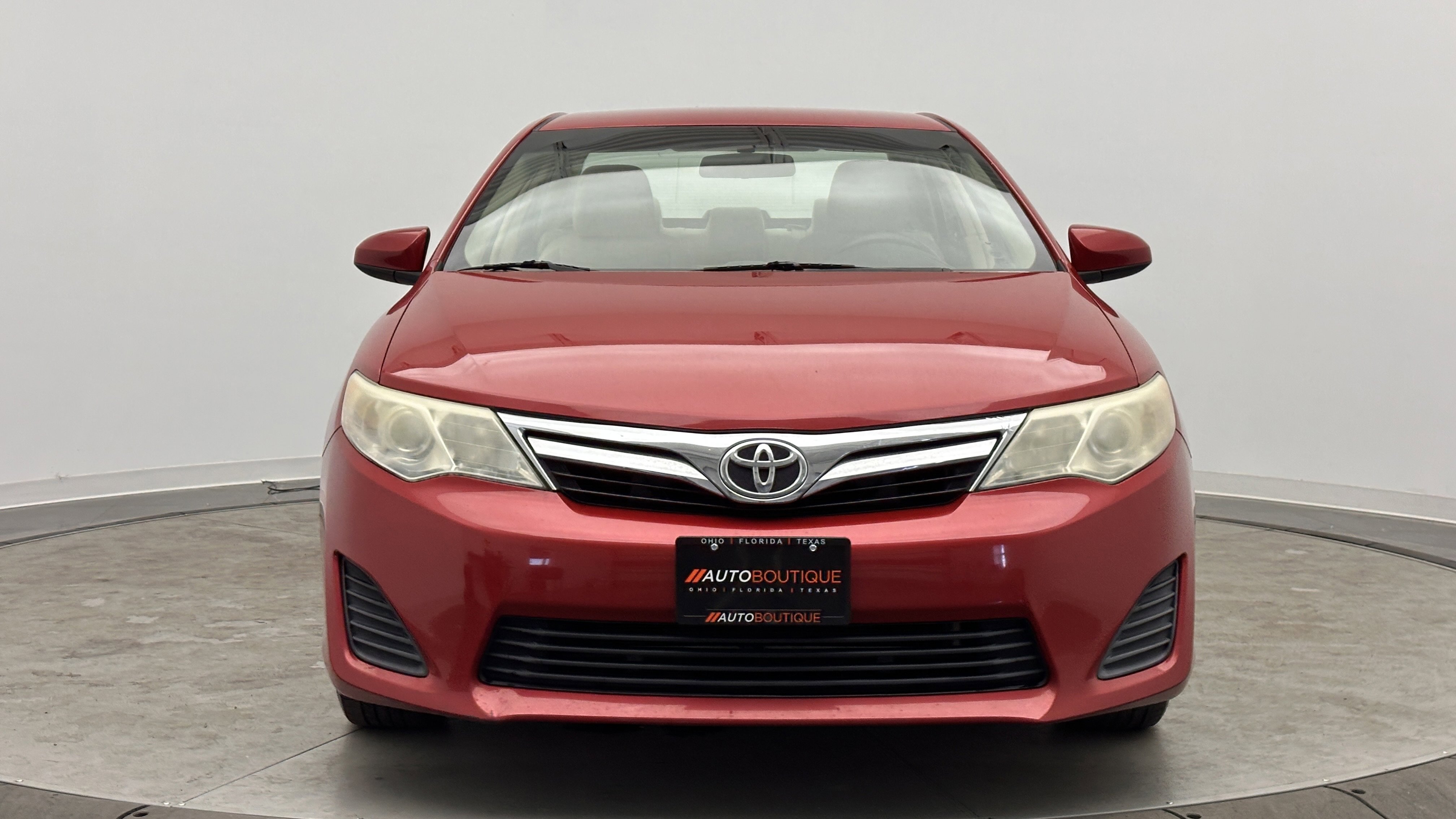 Used 2013 Toyota Camry LE image 2