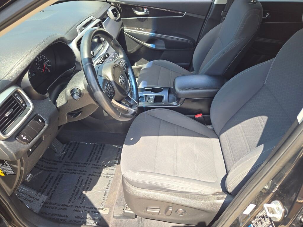 Used 2017 Kia Sorento LX w/ LX Convenience Package image 21