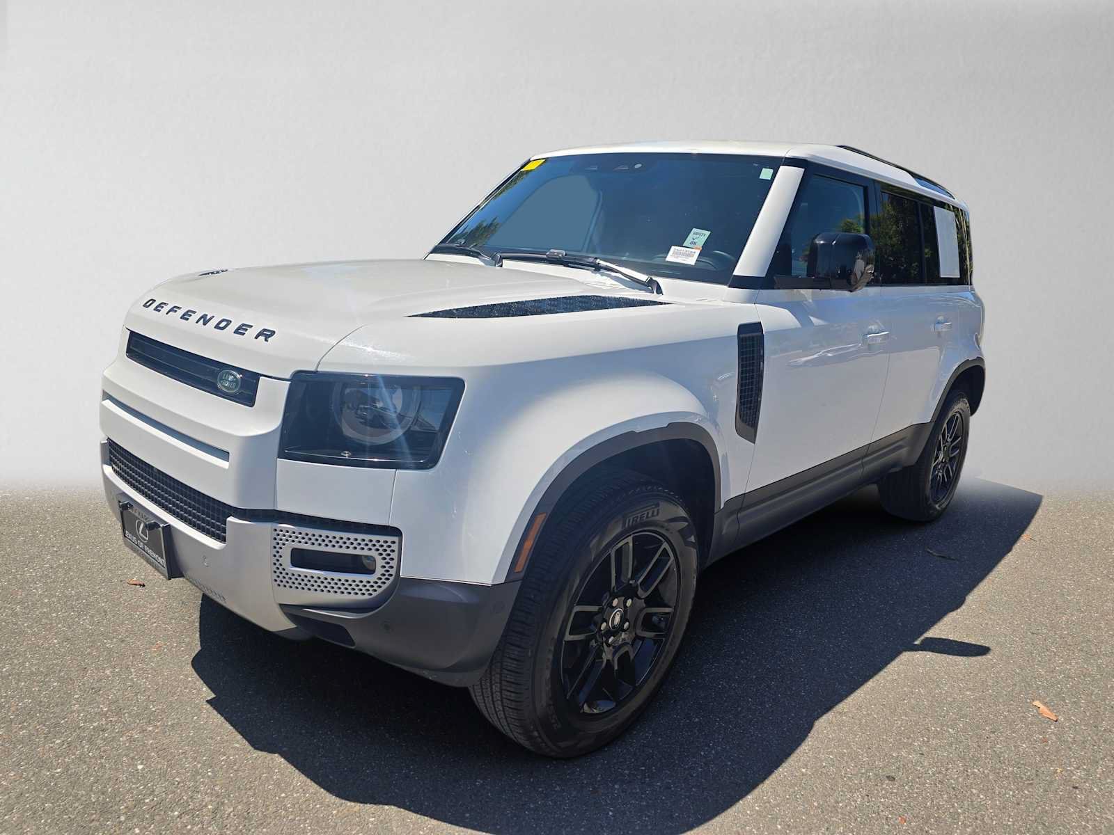 Used 2025 Land Rover Defender 110 S AWD/4WD image 7