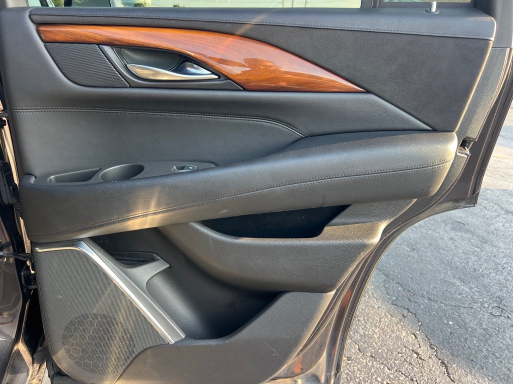Used 2017 Cadillac Escalade Premium Luxury AWD/4WD image 19