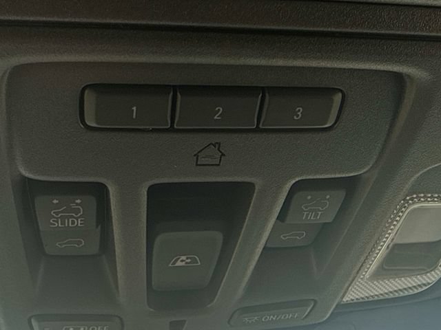 Used 2022 Chevrolet Silverado 3500 High Country AWD/4WD image 27