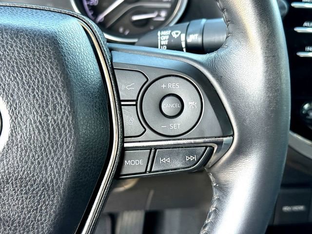 Used 2018 Toyota Camry XLE image 12