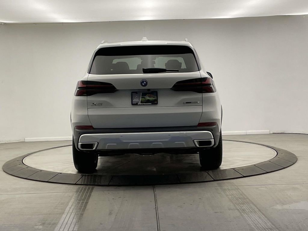 New 2026 BMW X5 xDrive50e AWD/4WD image 4
