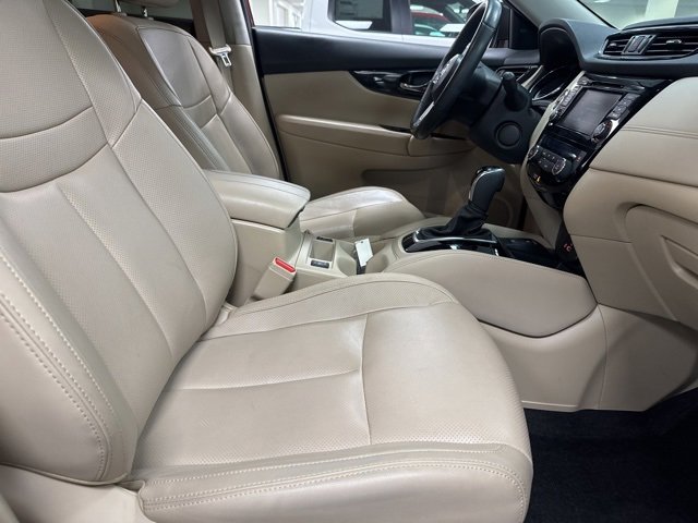 Used 2019 Nissan Rogue SL w/ Premium Package image 12