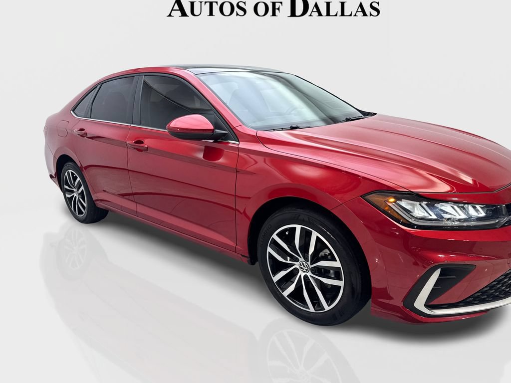 Used 2025 Volkswagen Jetta SE FWD image 12