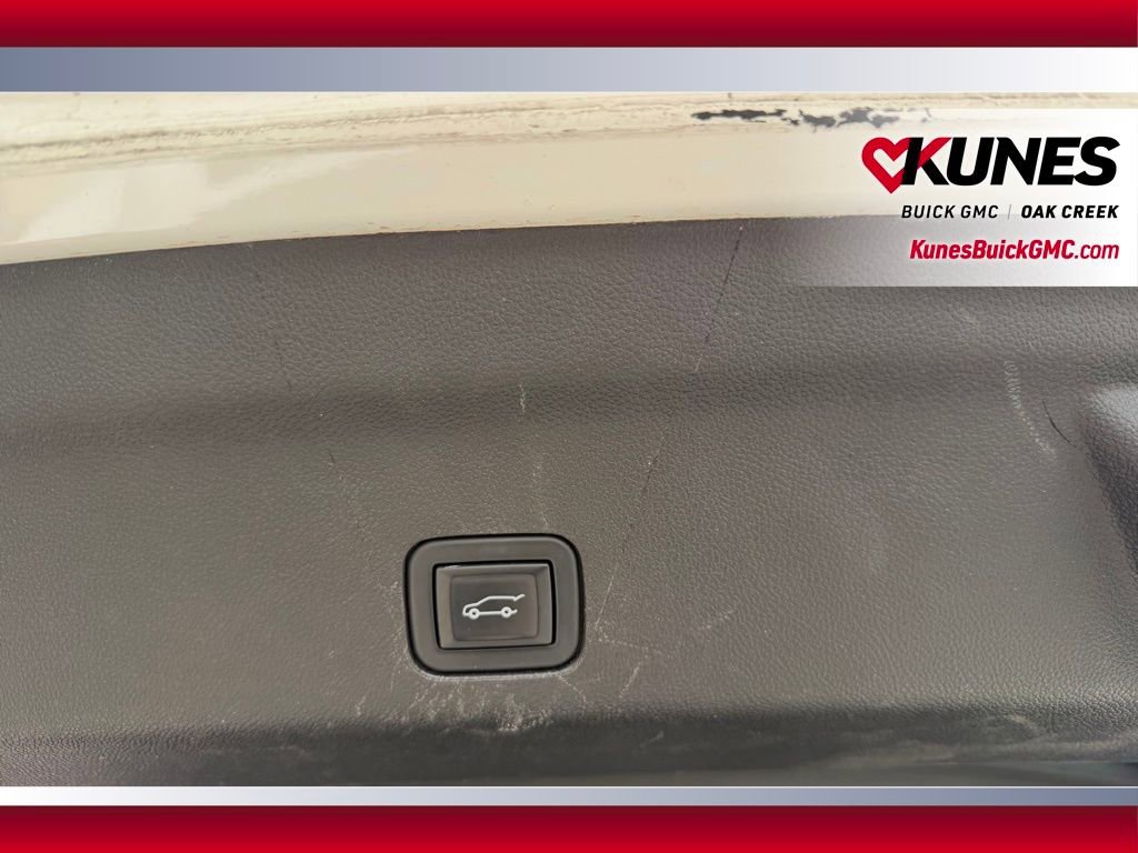 Used 2021 GMC Yukon AT4 w/ AT4 Premium Package AWD/4WD image 6
