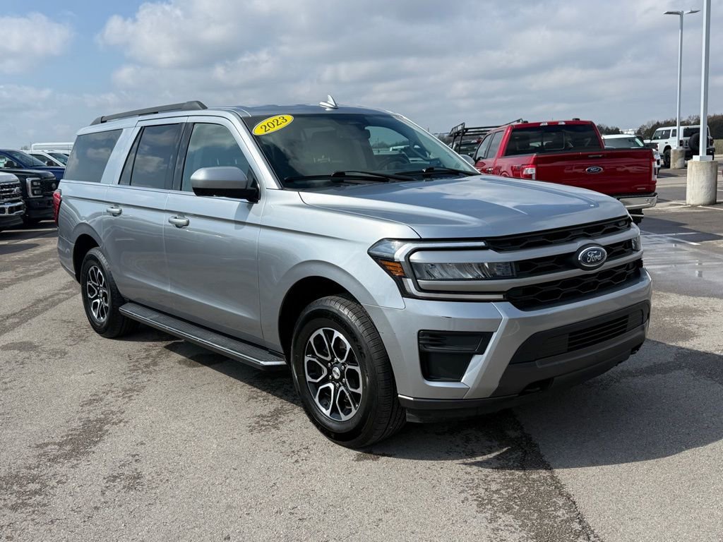 Used 2023 Ford Expedition Max XLT image 5