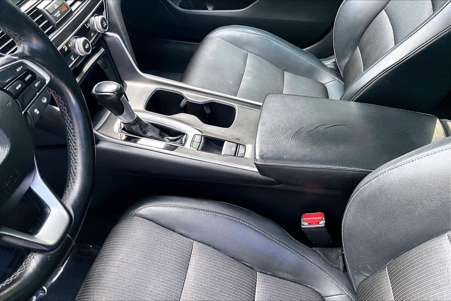 Used 2018 Honda Accord Sport image 17