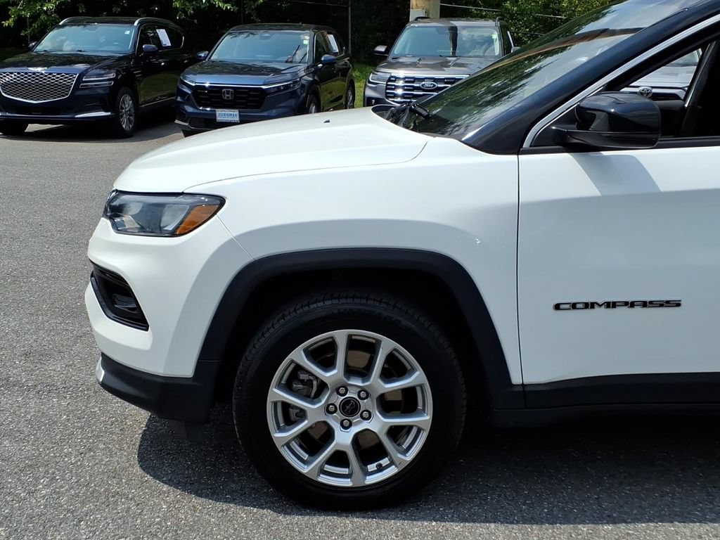 Used 2025 Jeep Compass Limited AWD/4WD image 7