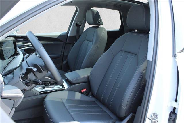 Used 2025 Audi Q5 Premium Plus w/ Premium Plus AWD/4WD image 16