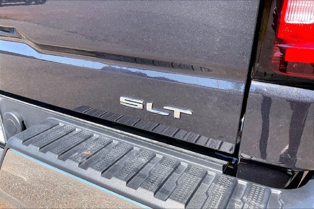 Used 2025 GMC Sierra 1500 SLT AWD/4WD image 22