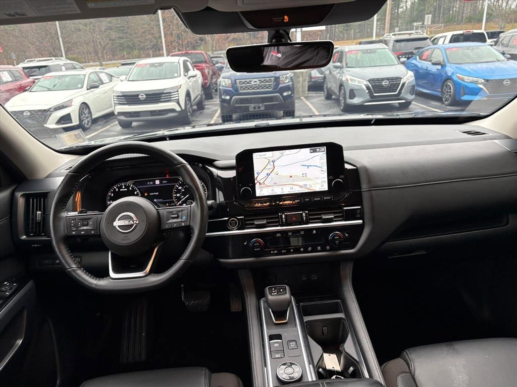 Certified 2024 Nissan Pathfinder SL image 8