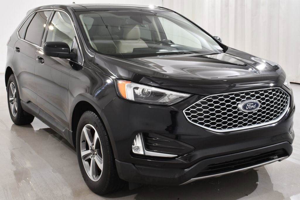 Used 2023 Ford Edge SEL w/ Convenience Package image 4