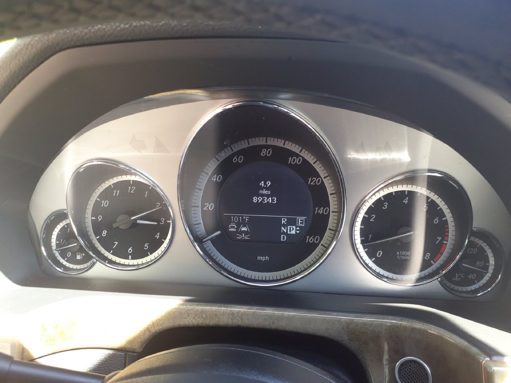 Used 2011 Mercedes-Benz E 550 Sedan image 26