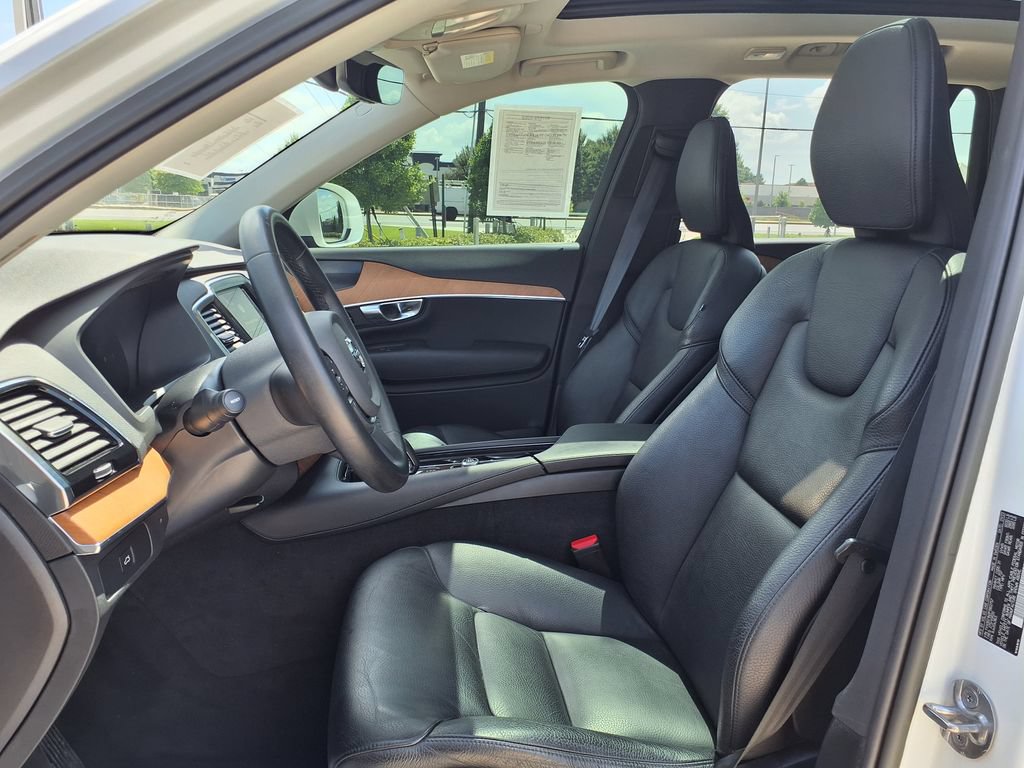 Used 2023 Volvo XC90 B6 Plus AWD/4WD image 17