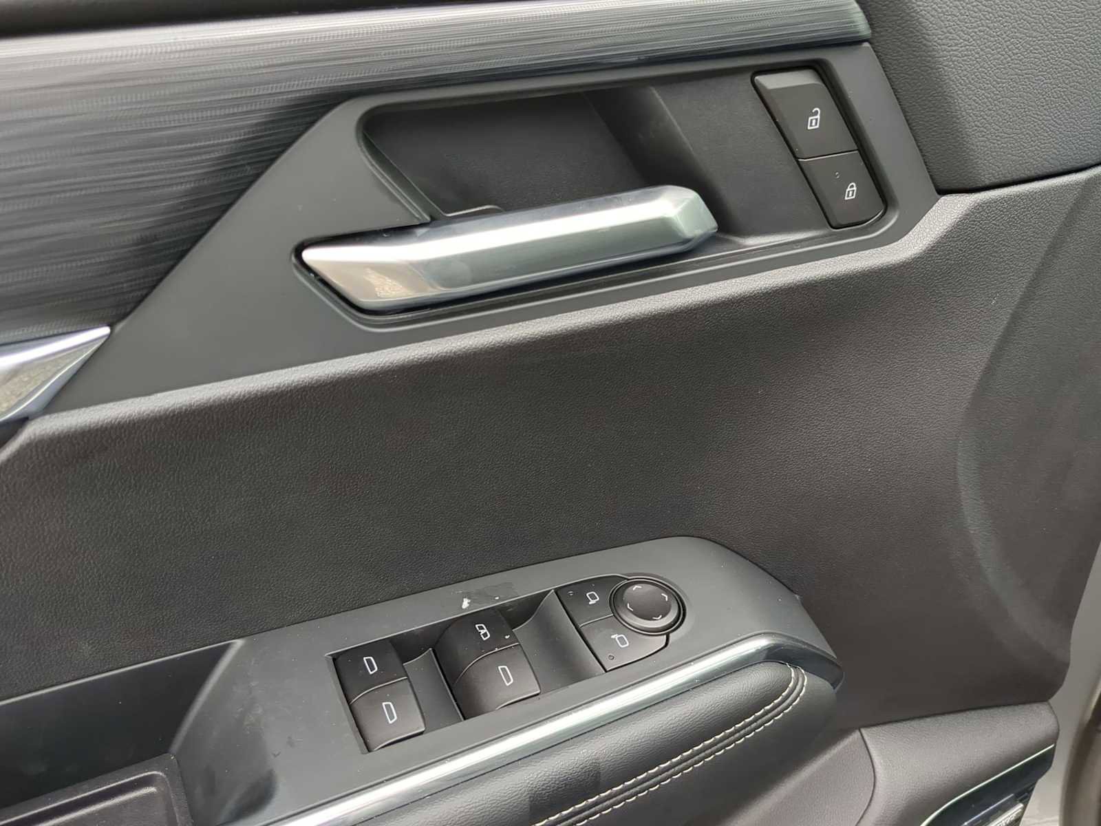 New 2025 GMC Acadia Elevation w/ Elevation Premium Package image 12