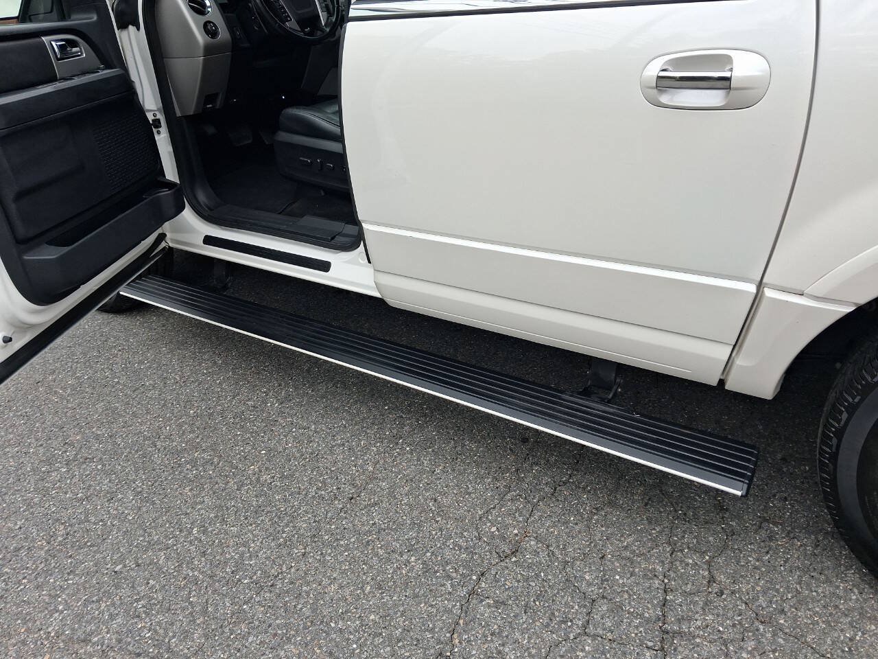 Used 2017 Ford Expedition Max Limited AWD/4WD image 19