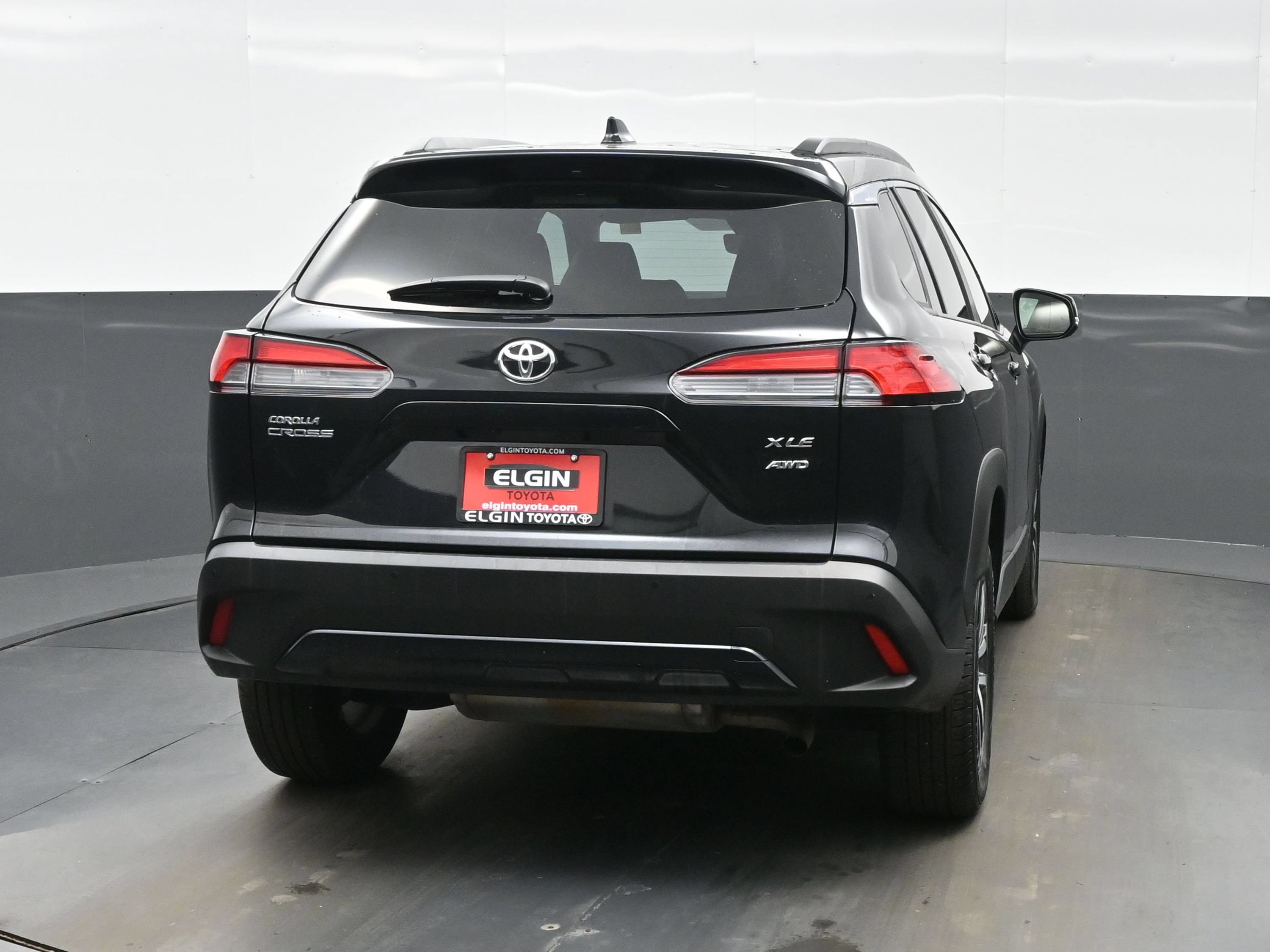 Used 2025 Toyota Corolla Cross XLE AWD/4WD image 5