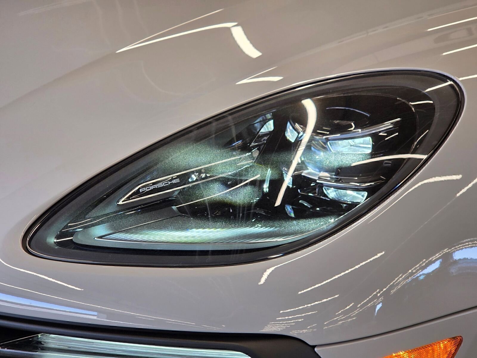 Certified 2026 Porsche Macan AWD/4WD image 26