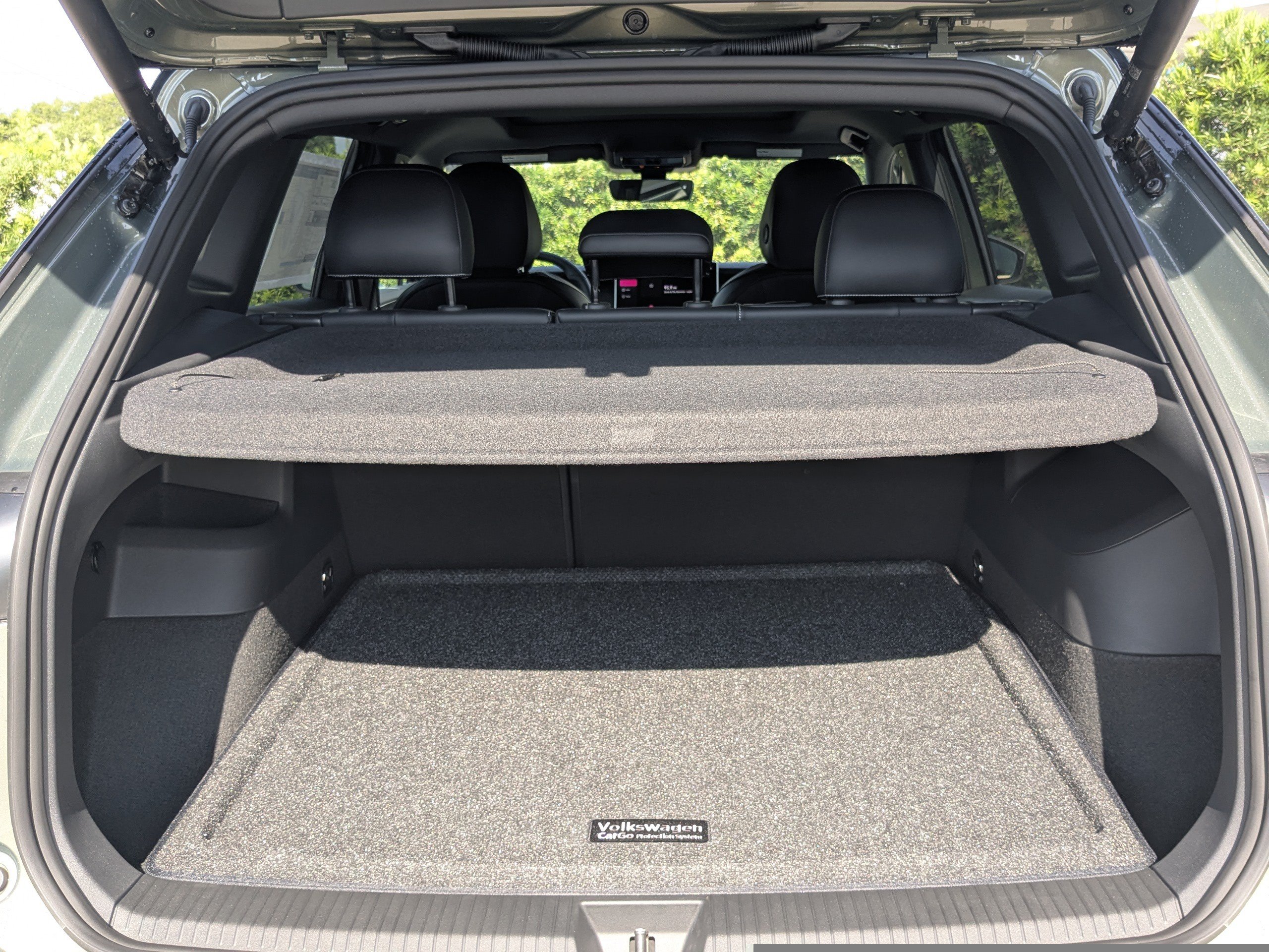 New 2026 Volkswagen Tiguan SE R-Line FWD image 12