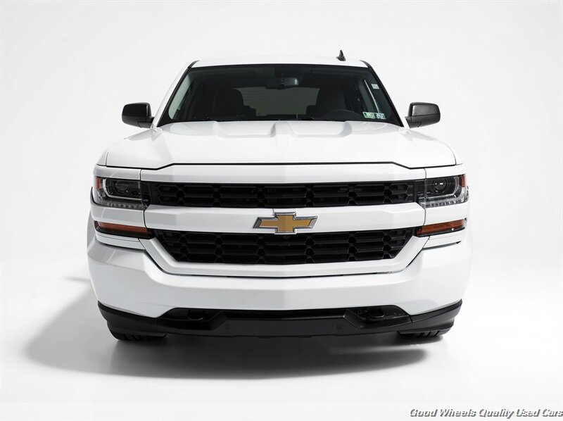 Used 2018 Chevrolet Silverado 1500 Custom w/ Custom Value Package AWD/4WD image 2