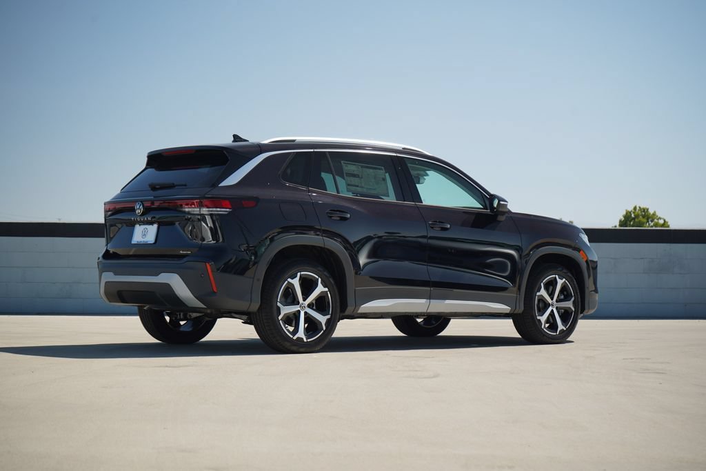 New 2026 Volkswagen Tiguan SE AWD/4WD image 3