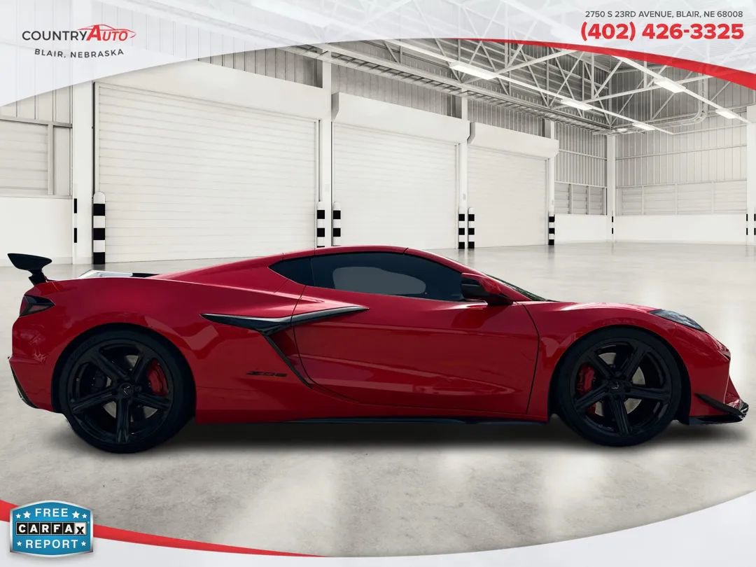 Used 2024 Chevrolet Corvette Z06 RWD image 6