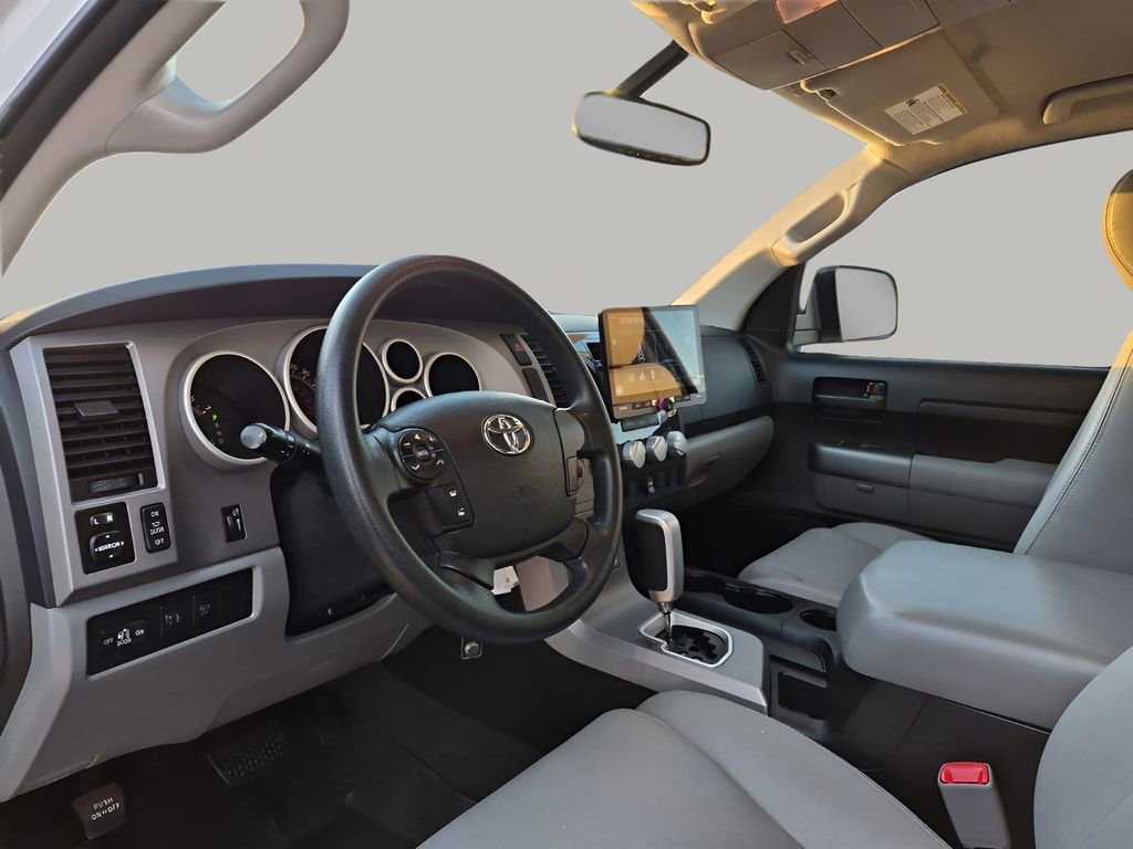 Used 2013 Toyota Tundra 4x4 CrewMax w/ Tow Pkg image 29