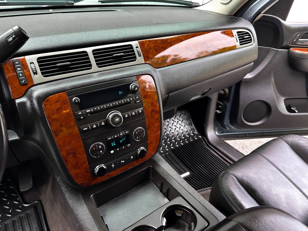 Used 2011 Chevrolet Silverado 1500 LTZ w/ LTZ Plus Package AWD/4WD image 24