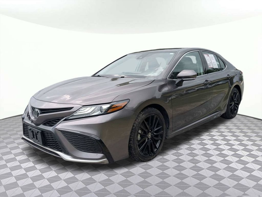 Used 2024 Toyota Camry XSE FWD image 7