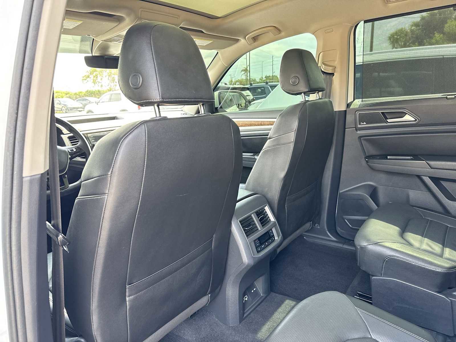 Used 2019 Volkswagen Atlas SEL Premium AWD/4WD image 18