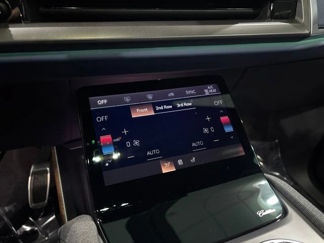 Certified 2026 Cadillac Vistiq Premium Luxury AWD/4WD image 32