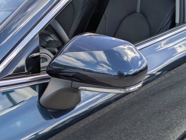 Used 2020 Toyota Camry XSE FWD image 12