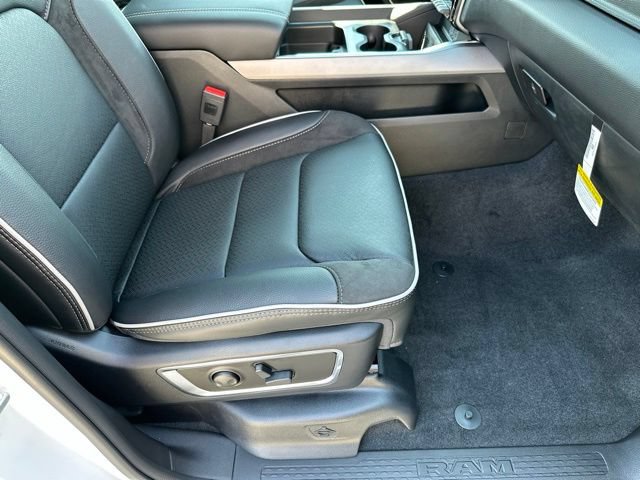 New 2027 RAM 1500 Laramie w/ Laramie Preferred Package AWD/4WD image 13
