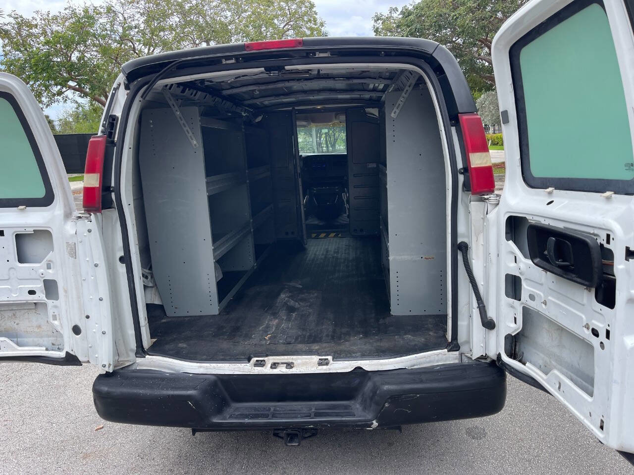 Used 2004 Chevrolet Express 1500 RWD image 37