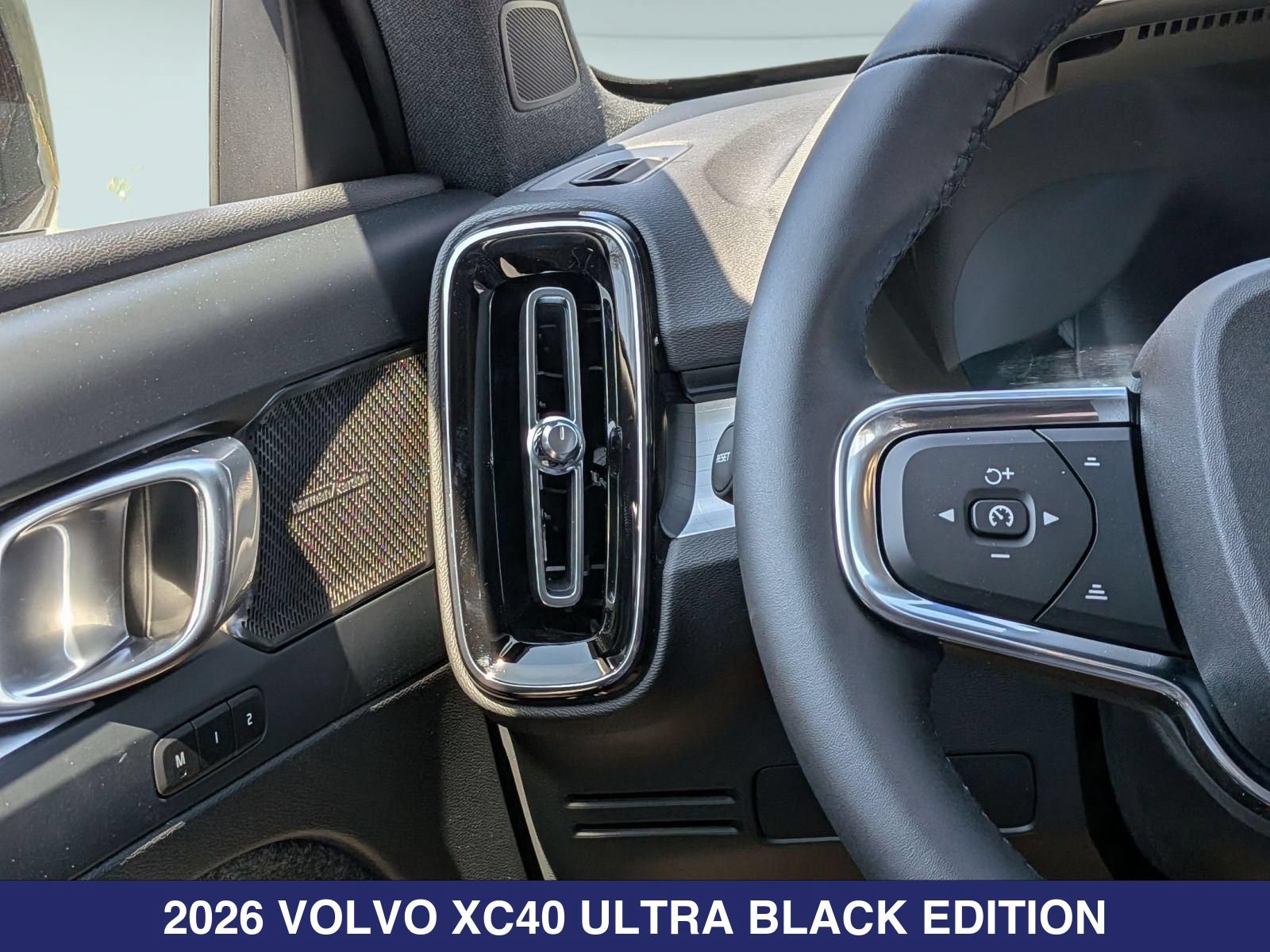 New 2026 Volvo XC40 B5 Ultra w/ Climate Package AWD/4WD image 17
