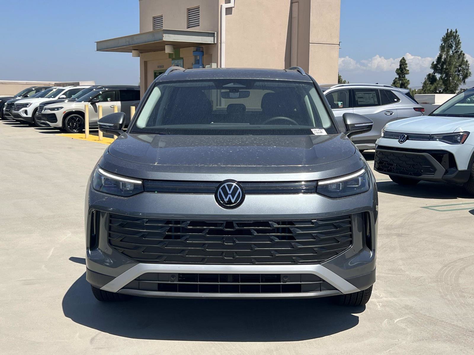 New 2026 Volkswagen Tiguan SE FWD image 4