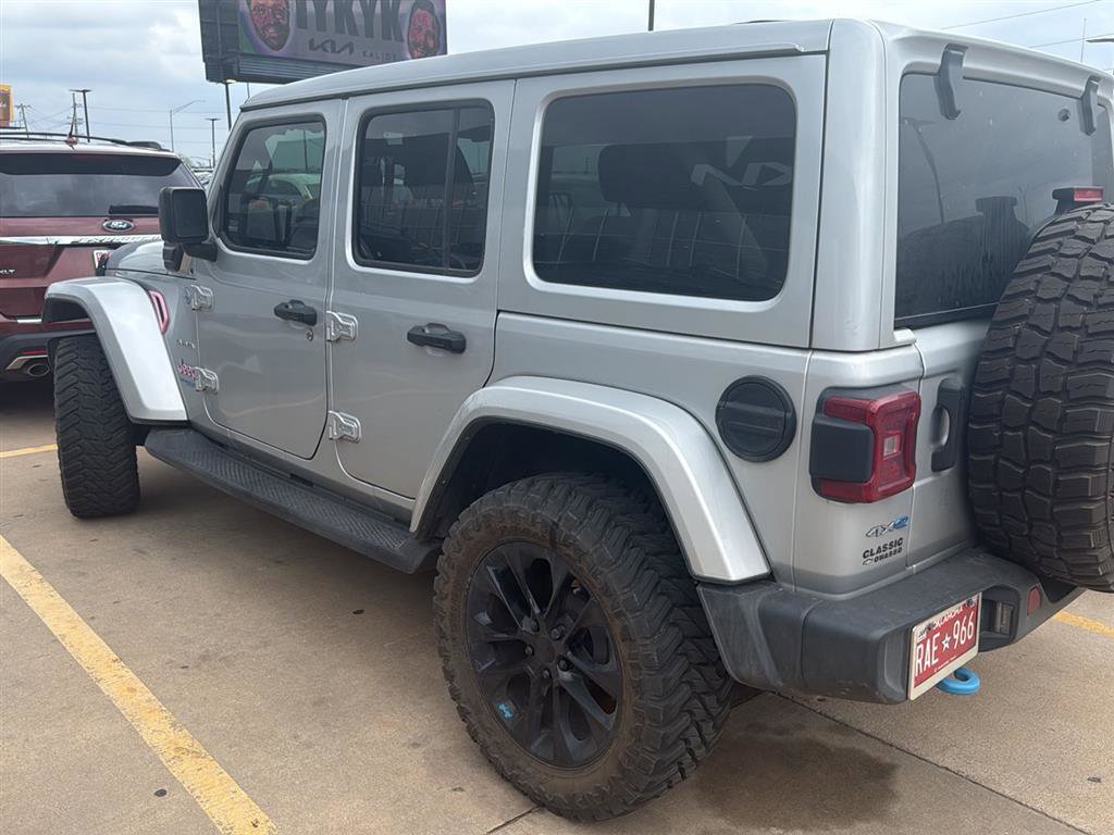 Used 2022 Jeep Wrangler Unlimited Sahara w/ Cold Weather Group AWD/4WD image 5