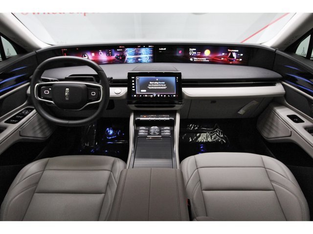 Used 2026 Lincoln Nautilus Premier AWD/4WD image 9
