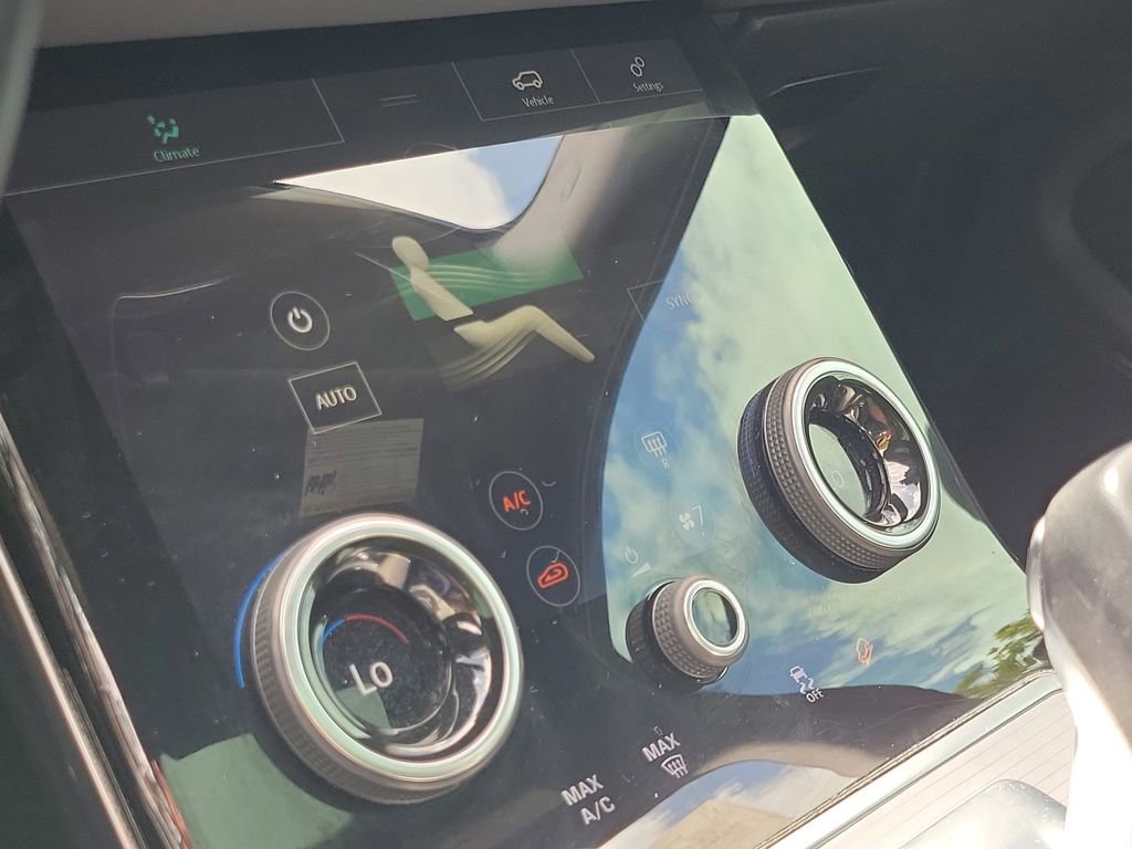 Used 2020 Land Rover Range Rover Evoque SE image 38