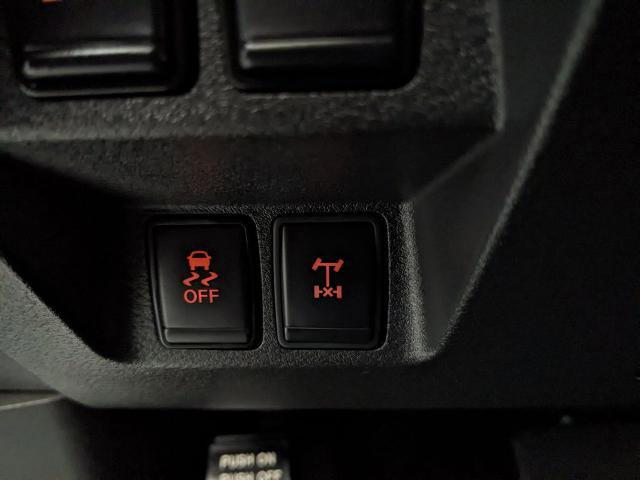 Used 2025 Nissan Frontier PRO-4X AWD/4WD image 15