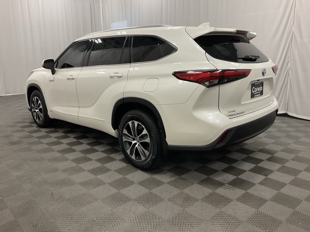 Used 2021 Toyota Highlander XLE image 7