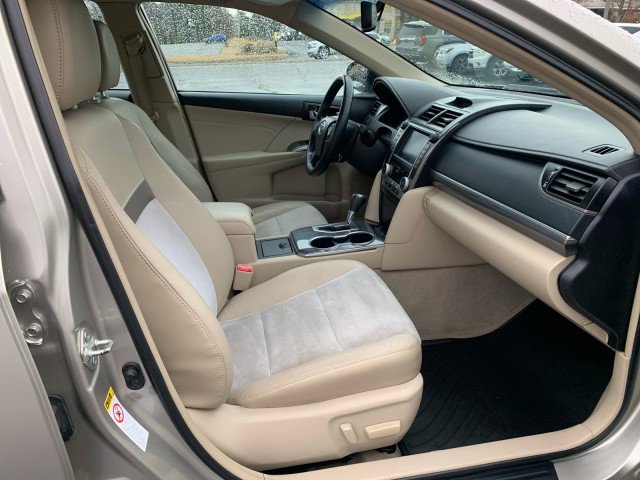Used 2013 Toyota Camry XLE w/ Leather Pkg FWD image 18