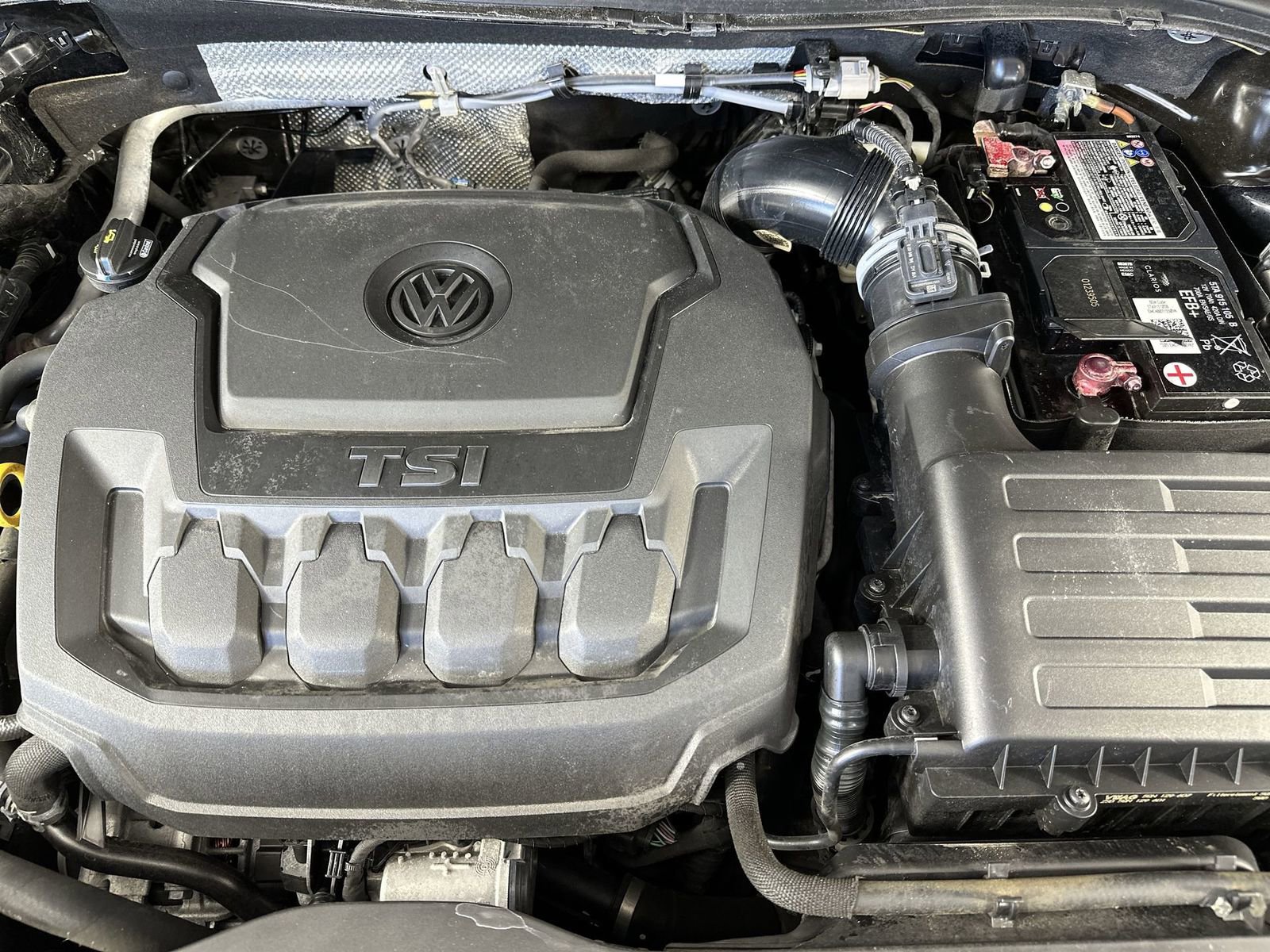 Used 2020 Volkswagen Tiguan SEL Premium R-Line image 32