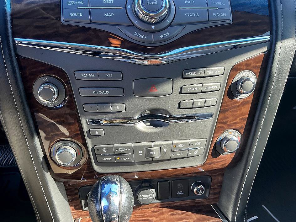 Used 2017 Nissan Armada Platinum w/ Interior Lighting Package image 18