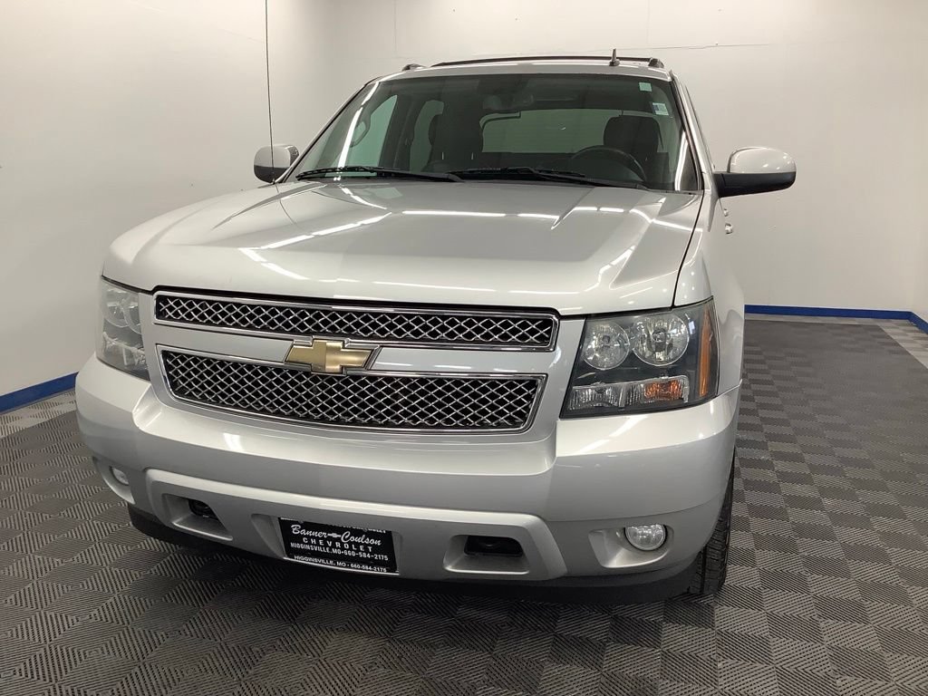 Used 2012 Chevrolet Avalanche LT AWD/4WD image 2